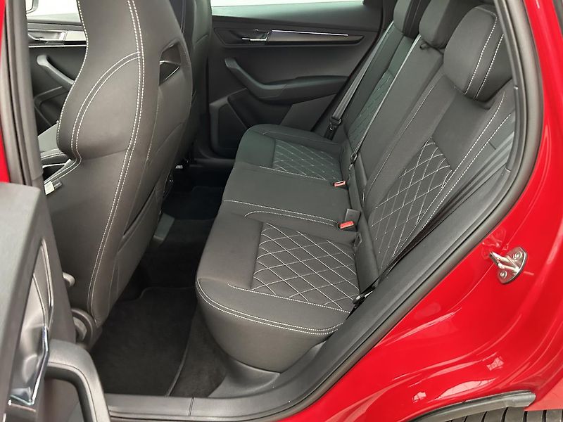Škoda Karoq 1.5 TSI SportLine - fotka 24 z 31