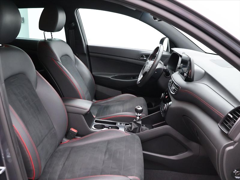 Hyundai Tucson 1,6 T-GDI 130kW 4x4 - fotka 12 z 34