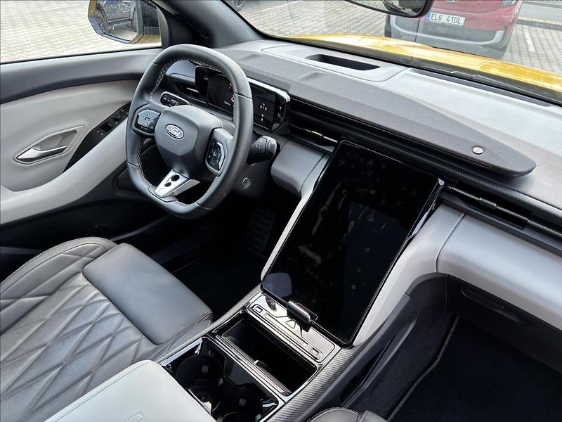 Ford Capri 0,0 Premium 79kWh AWD Panorama - fotka 20 z 42