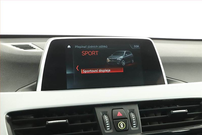 BMW X1 (2019) sDrive18i, Automat, Serv.kniha - fotka 11 z 19