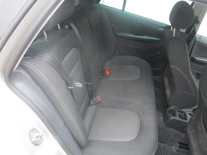 Škoda Fabia 1.9 TDi KLIMA +SADA KOL - fotka 14 z 34