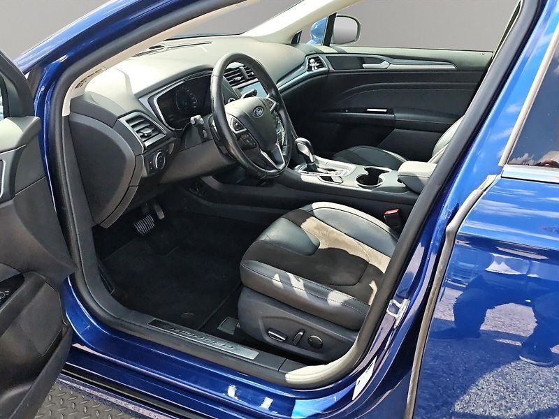 Ford Mondeo (2017) Titanium , 4x4 . čr, - fotka 9 z 13