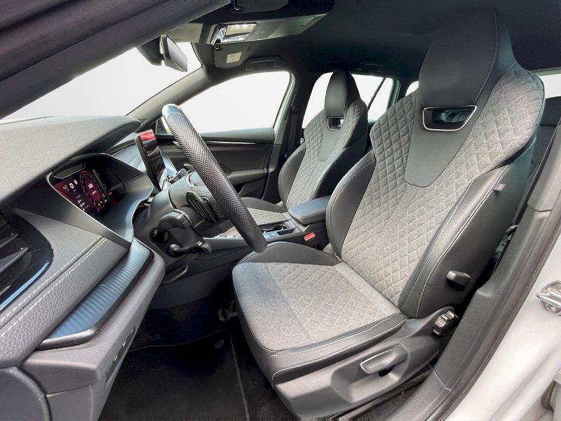 Škoda Octavia (2025) Sportline 2.0 TDI 110 kW DSG - fotka 24 z 35