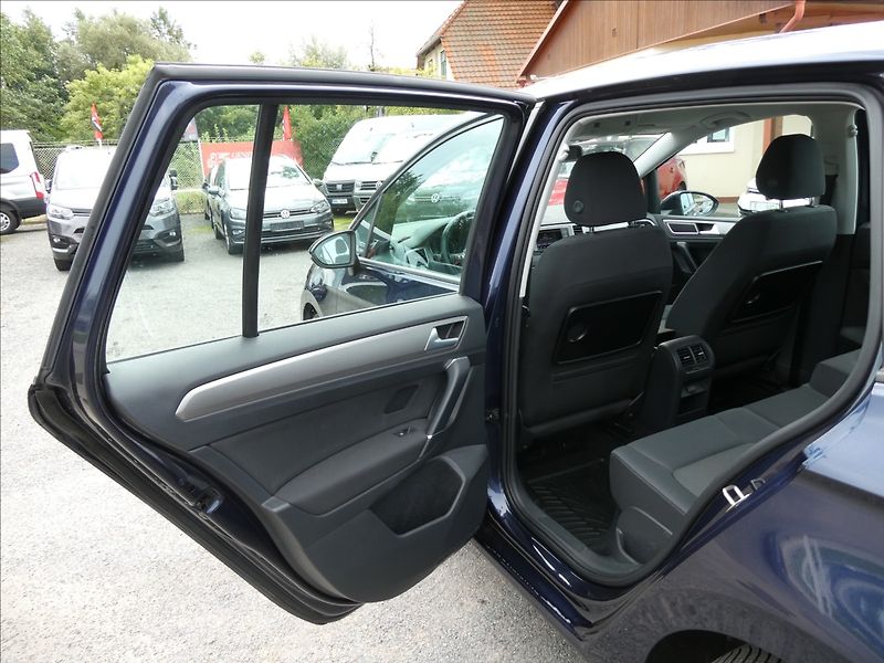 Volkswagen Golf Sportsvan 1,6 TDi 81kW 1.MAJITEL,servisk - fotka 21 z 53