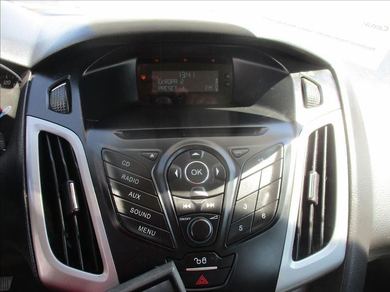 Ford Focus 1,6 TDCi, klima,serv.kniha,CZ, - fotka 15 z 29