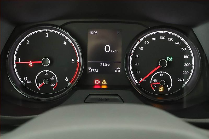 Volkswagen Caravelle (2022) Comfortline 2.0 TDI, ČR, DPH - fotka 8 z 19