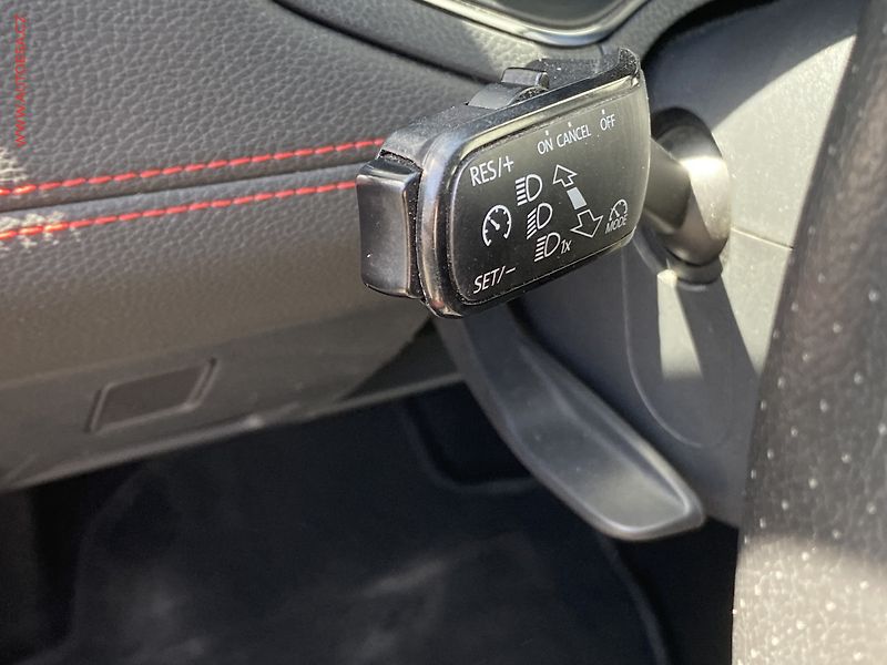 Seat Arona (2018) 1.5 TSi, FR, +ALU, LED - fotka 13 z 18