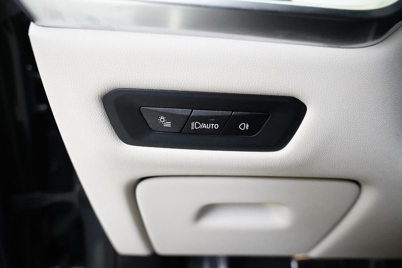 BMW X5 - fotka 13 z 30