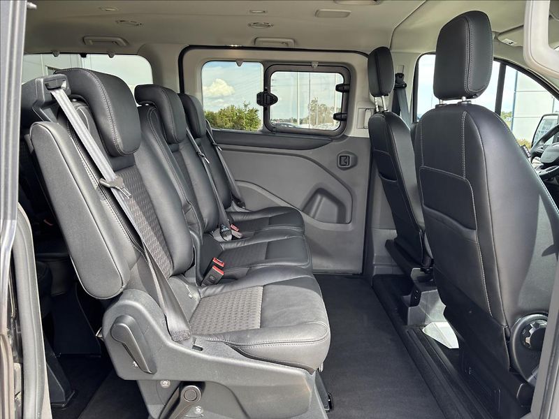 Ford Tourneo Custom 2,0 EcoBlue Titanium X 136kW - fotka 15 z 45