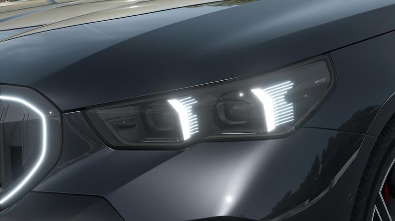 BMW Řada 5 550e xDrive Touring - fotka 7 z 14