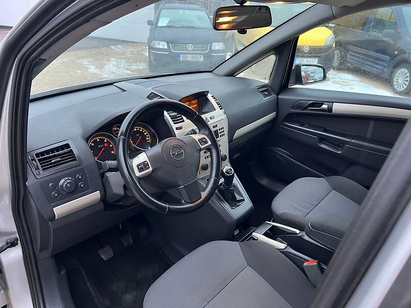 Opel Zafira 1.9cdti 88kw+7.míst - fotka 12 z 29