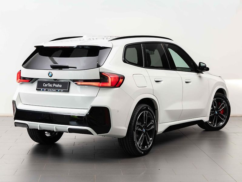 BMW X1 xDrive20d - fotka 3 z 7