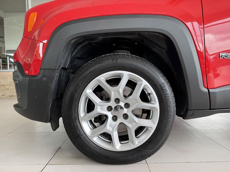 Jeep Renegade 2,0M-Jet 4WD*AUT*KeyLess*Navi - fotka 31 z 32