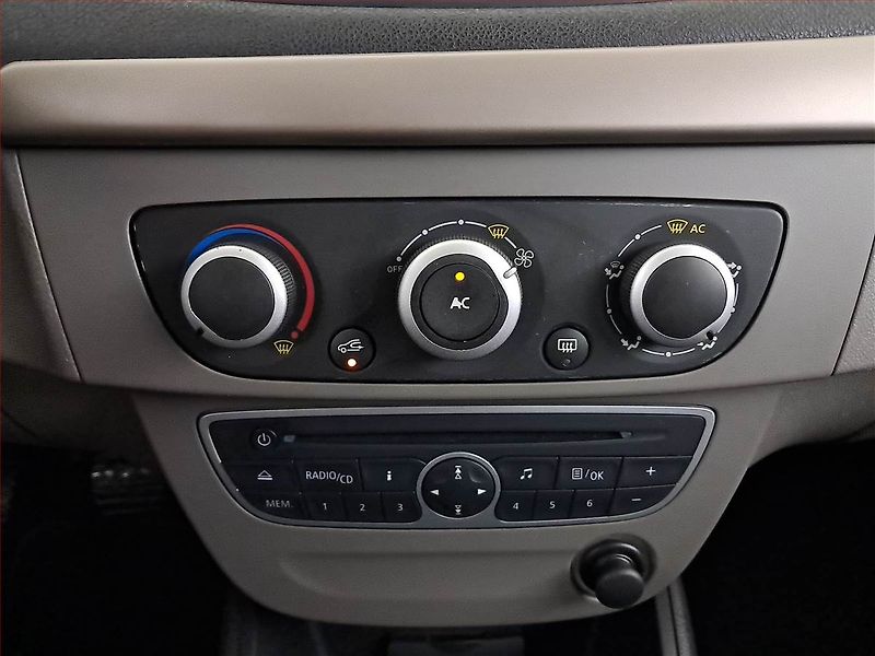Renault Mégane (2013) 1.6 16V, ČR,1.maj, Serv.kniha - fotka 12 z 17