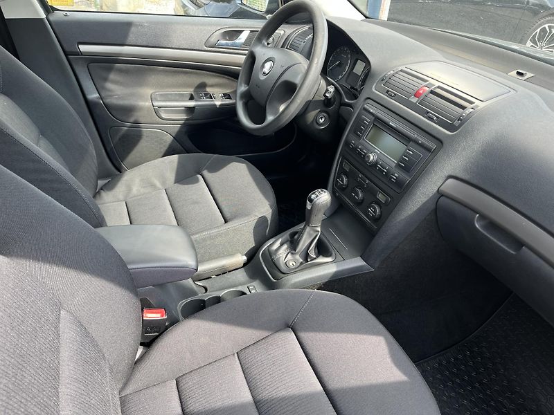 Škoda Octavia (2005) 1.9TDi 77Kw Tažné, REZERVACE! - fotka 14 z 17