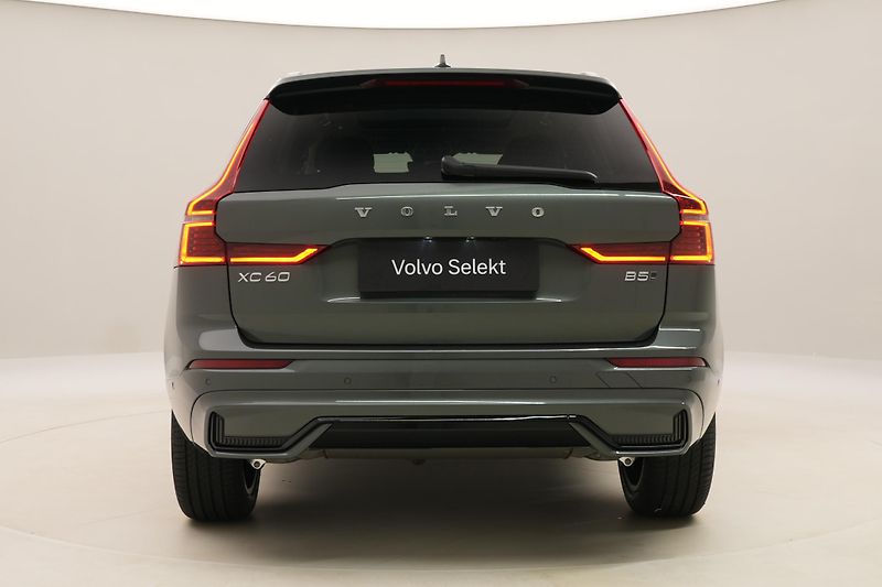Volvo XC60 B5 AWD ULTRA CZ 1.maj - fotka 10 z 52