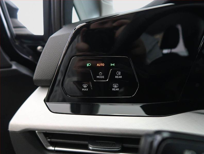 Volkswagen Golf (2023) Life 2.0 TDI, Automat - fotka 23 z 23