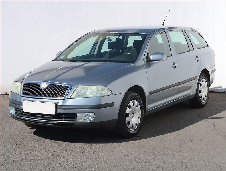 Škoda Octavia (2005) Ambiente 1.6, Serv.kniha - fotka 2 z 16