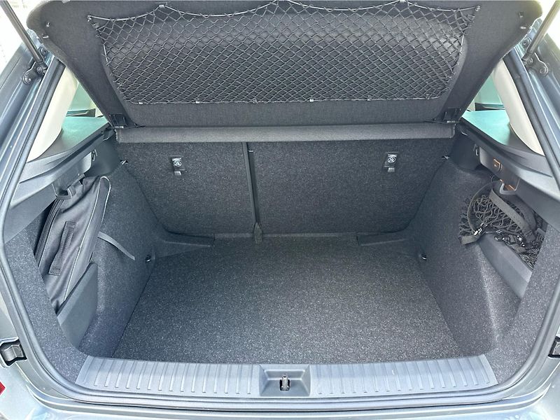 Škoda Kamiq 1,0 TSI / 85 kW Top Selection - fotka 18 z 23