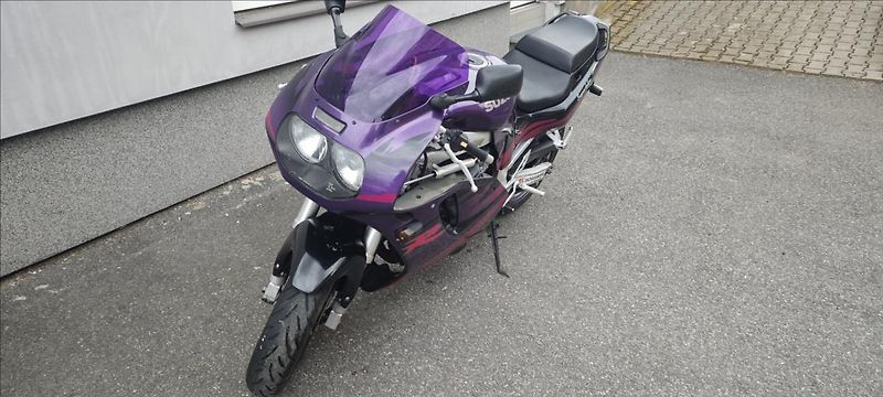 Suzuki GSX-R750 0,7 - fotka 2 z 6