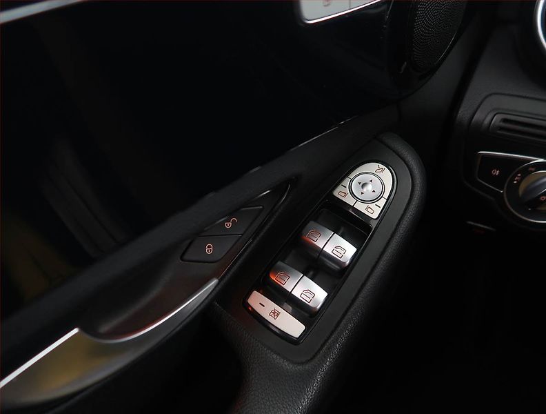 Mercedes-Benz Třídy C (2019) C 200 d, Automat, Navi - fotka 15 z 20