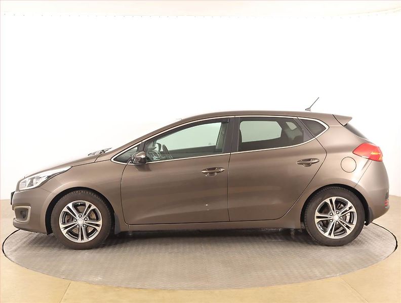 Kia Ceed (2017) 1.6 GDI, Serv.kniha, Tempomat - fotka 3 z 16