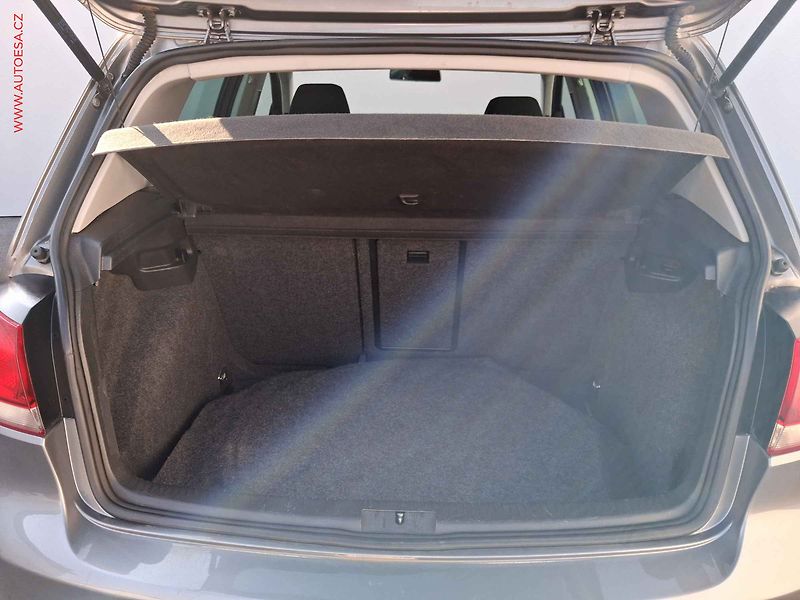 Volkswagen Golf (2009) 1.4TSi, navi, výhřev sed - fotka 7 z 19