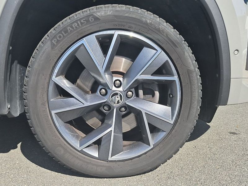 Škoda Kodiaq 2.0 TSI DSG 4X4 Sport Exclusiv - fotka 28 z 29