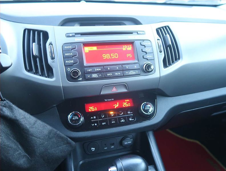Kia Sportage (2014) 2.0 CRDi, 4X4, Automat - fotka 12 z 16