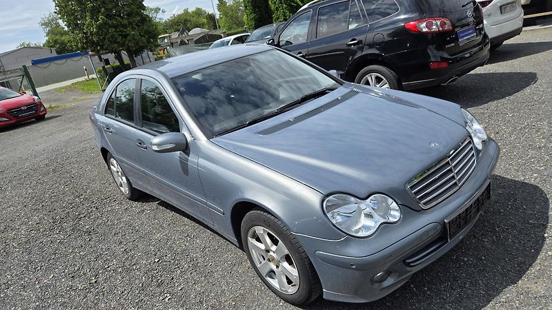Mercedes-Benz Třídy C MERCEDES BENZ C180 AVANTGARDE - fotka 24 z 29