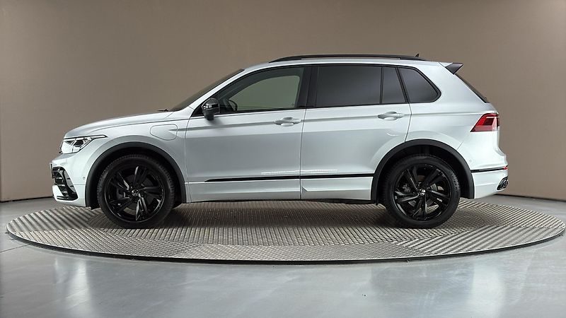 Volkswagen Tiguan 1.4 TSI PHEV DSG R-Line - fotka 4 z 33