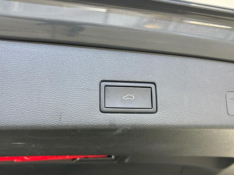 Volkswagen Golf Life DSG - fotka 29 z 29