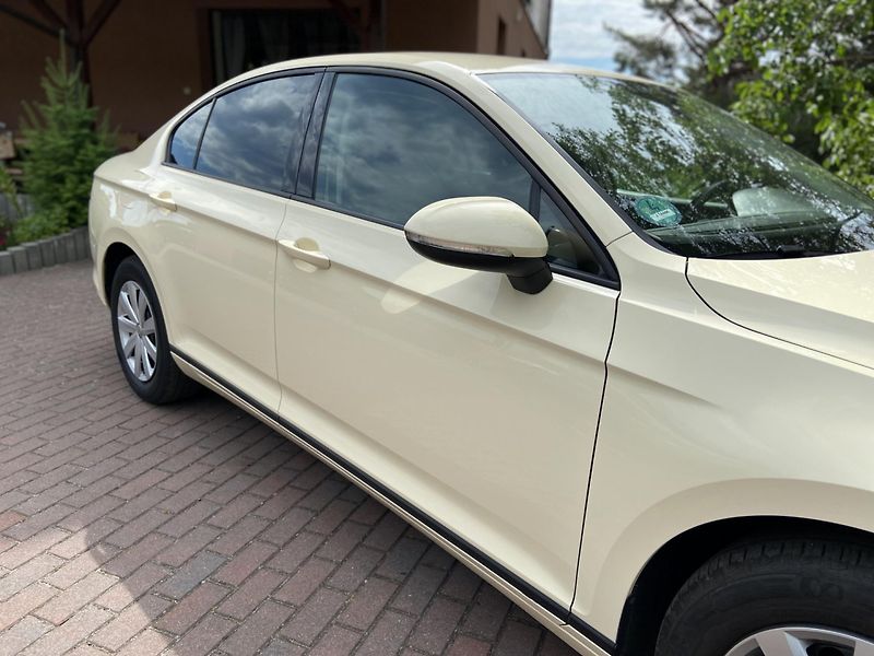 Volkswagen Passat (2017) 2.0Tdi 110kw DSG - fotka 16 z 38