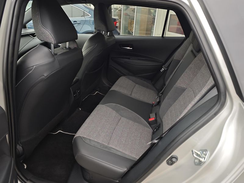 Toyota Corolla (2025) TS 1.8 HEV - STYLE - fotka 11 z 16