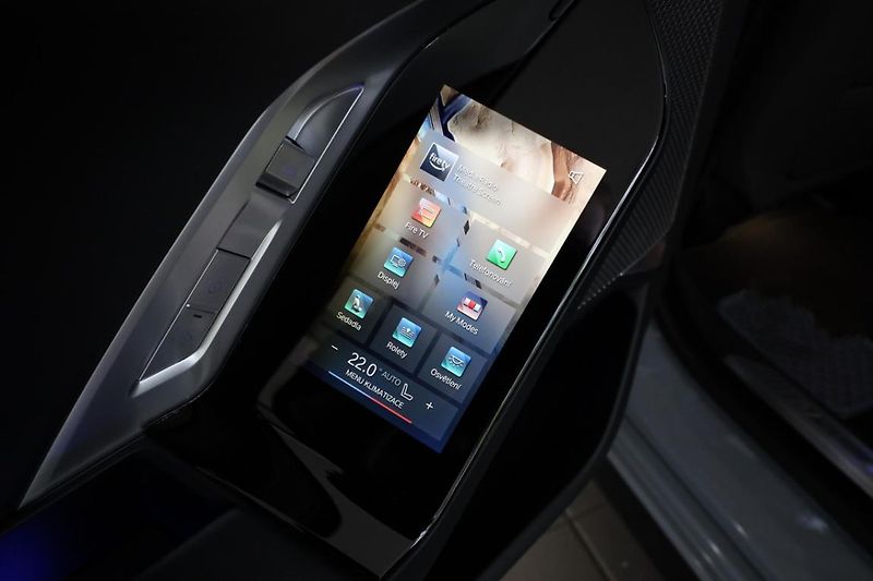 BMW i7 xDrive60 - fotka 18 z 28