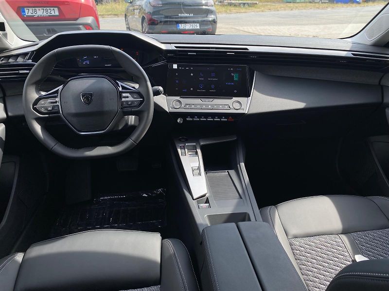Peugeot 408 (2026) ALLURE Hybrid 145 e-DCS6 - fotka 17 z 28