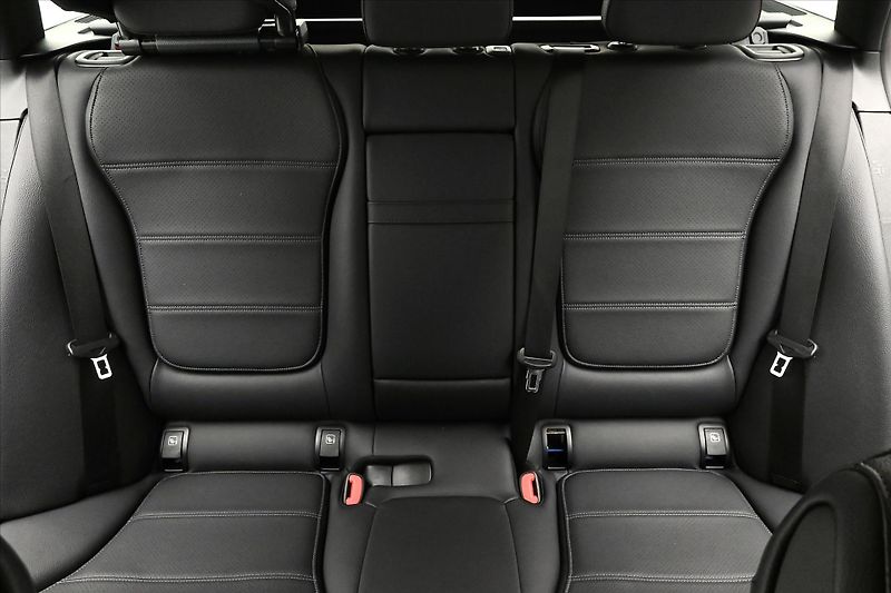 Mercedes-Benz Třídy C 2,0 220d 147kW 4MATIC AVANTGAR - fotka 28 z 31
