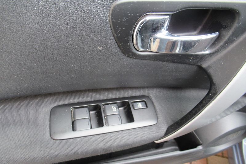 Nissan Qashqai 1.5 DCi AUT. KLIMA TAŽNÉ - fotka 18 z 27