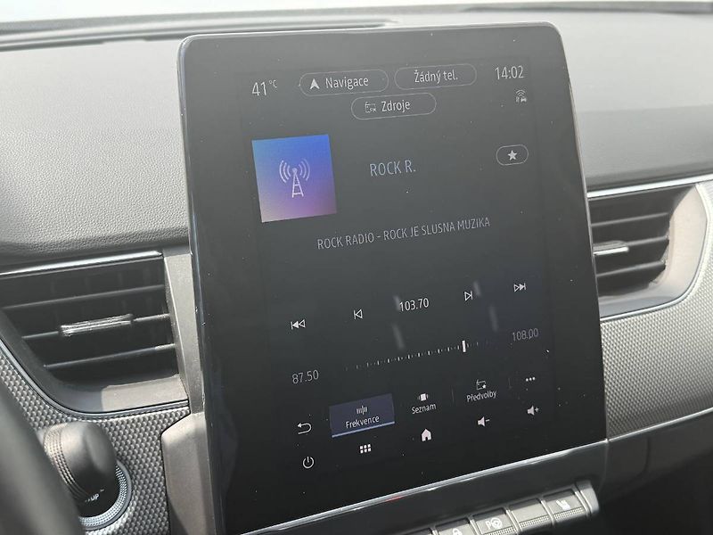 Renault Arkana (2022) 1.6 E-Tech 105 kW Intense - fotka 12 z 26