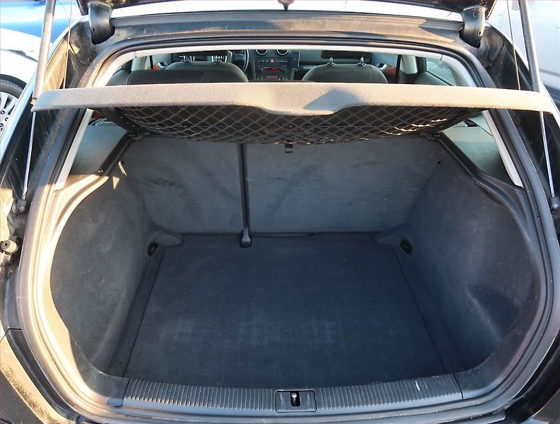 Audi A3 (2006) Comfort 2.0 TDI, po STK - fotka 13 z 17