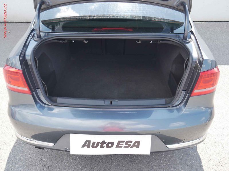 Volkswagen Passat (2011) 1.4TSi, Bixenon - fotka 7 z 16