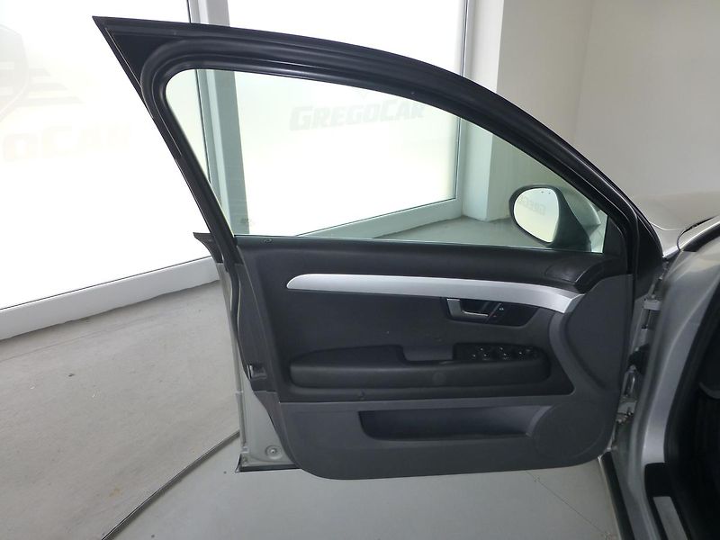 Seat Exeo (2012) 2,0TDI-105KW*ALU*DIGI***PARK.S - fotka 8 z 24