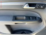 Volkswagen Touran (2011) 2.0 TDi, DSG, bixen - náhled 11