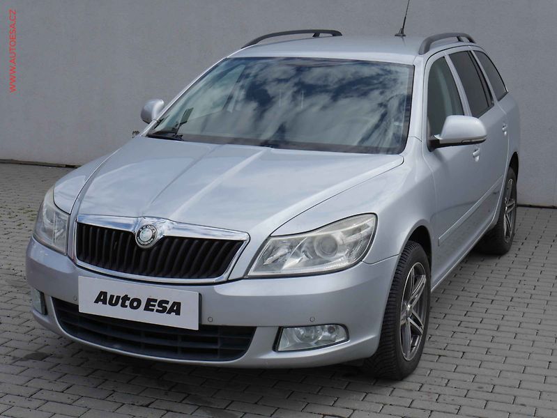 Škoda Octavia (2010) 1.6TDi, AAC, tempo - fotka 3 z 20