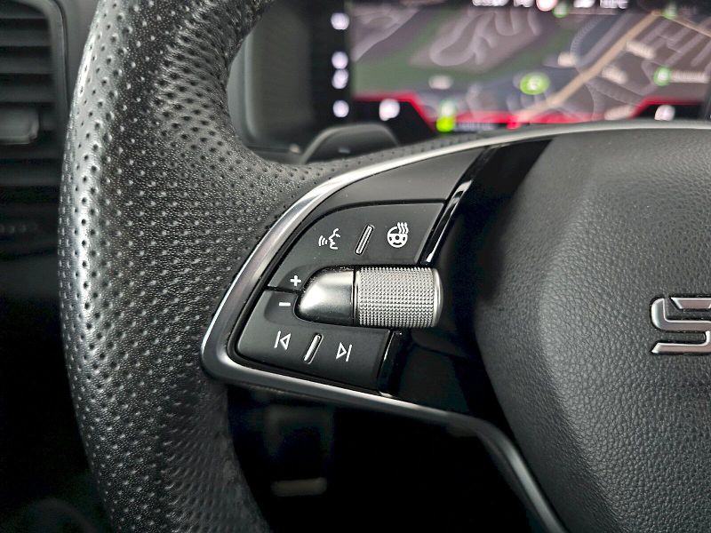 Škoda Karoq (2025) 2.0TDi 4X4 DSG SPORTLINE WEBAS - fotka 9 z 32