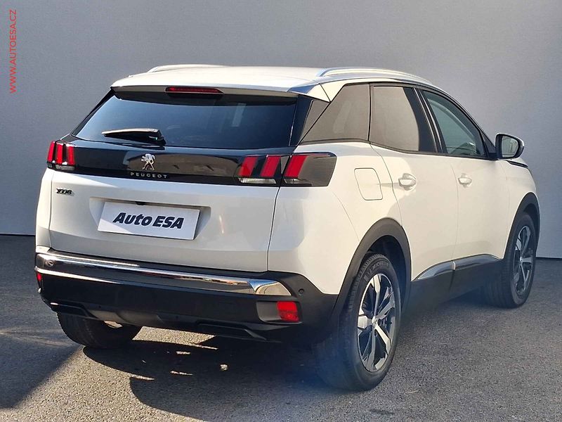 Peugeot 3008 (2019) 1.2PT, Allure, AT, LED - fotka 4 z 19