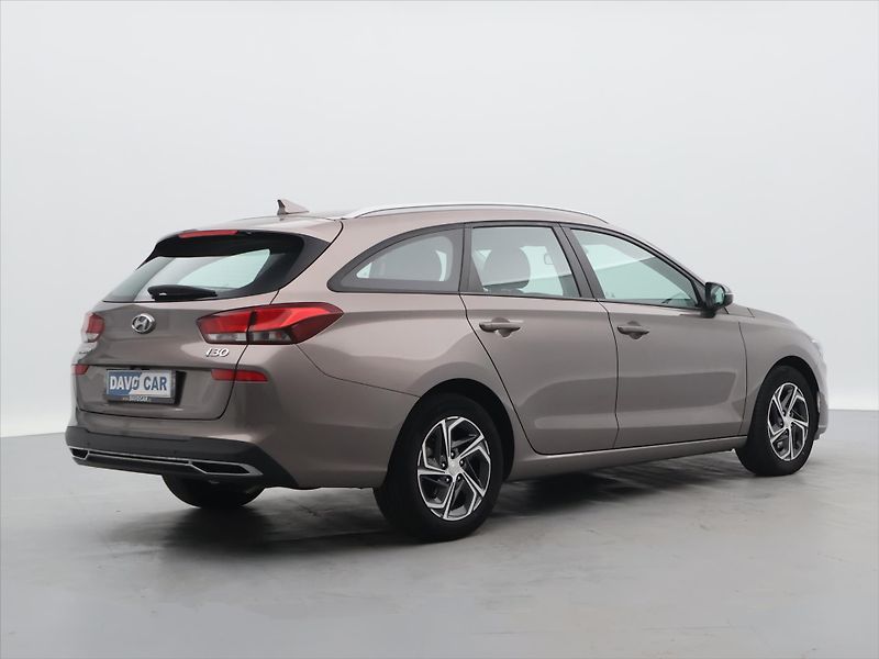 Hyundai i30 1,0 T-GDI 88kW Comfort CZ - fotka 7 z 33