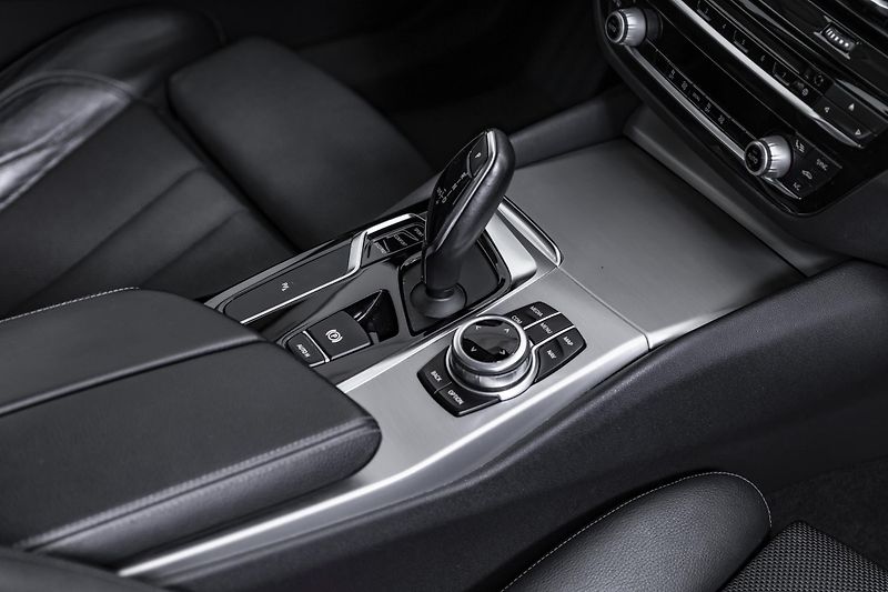 BMW Řada 5 520d xDrive*1.majitel*nebouran - fotka 12 z 39