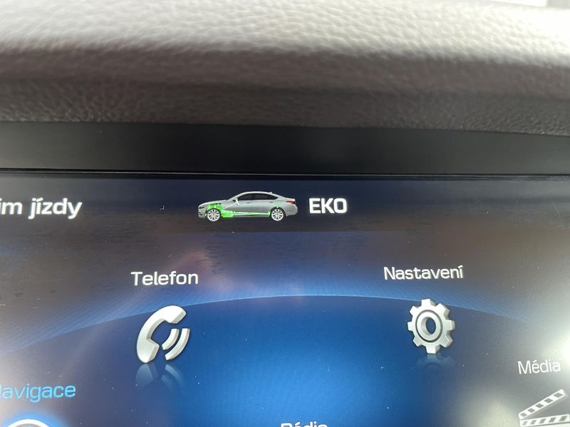Hyundai Genesis EXCLUSIVE 3.8 GDI V6 4x4 232kW - fotka 20 z 33