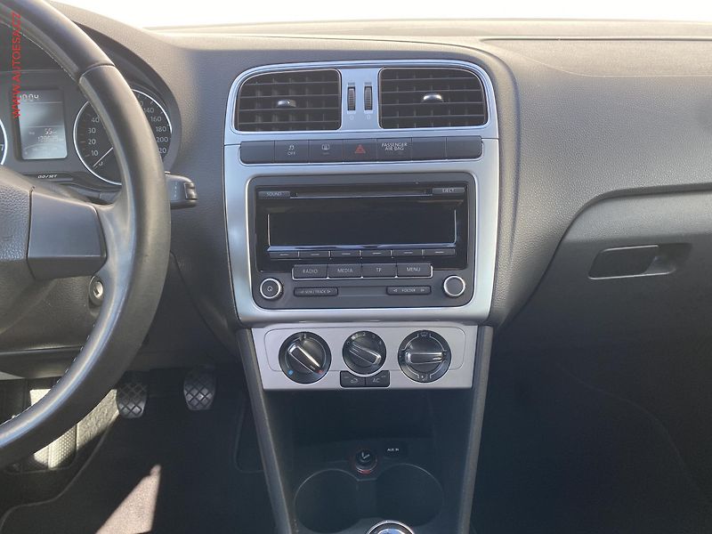 Volkswagen Polo (2014) 1.2 HTP BlackEdition, AC - fotka 12 z 15